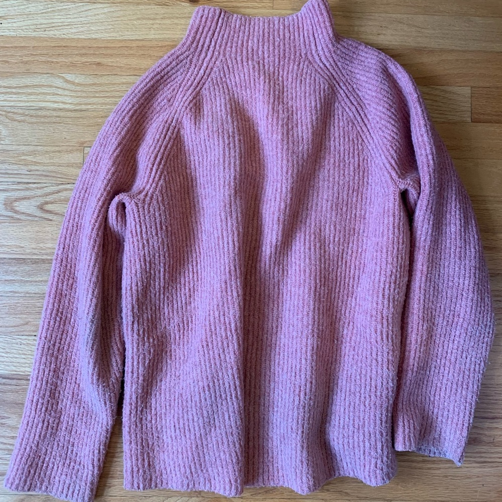J crew Pink sweater